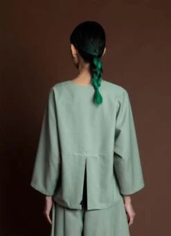 KAAREMArctic Long Sleeve Slit Pocket Top - Light Sage Green 14 KAAREMArctic Long Sleeve Slit Pocket Top - Light Sage Green -ANINE BING || ULLA JOHNSON || AGOLDE Shop Arctic Long Sleeve Slit Pocket Top Light Sage Green 20231031053926 2