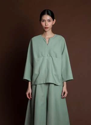 KAAREMArctic Long Sleeve Slit Pocket Top - Light Sage Green 5 KAAREMArctic Long Sleeve Slit Pocket Top - Light Sage Green - Image 5