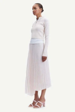 SAMSØE SAMSØE Samsøe & SamsøeAshli Half Zip - Rosewater 9 SAMSØE SAMSØE Samsøe & SamsøeAshli Half Zip - Rosewater -ANINE BING || ULLA JOHNSON || AGOLDE Shop Ashli Half Zip 20230208222933 3