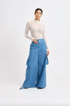 Eliza FaulknerJane Turtleneck - Off White -ANINE BING || ULLA JOHNSON || AGOLDE Shop ELIZA FAULKNER Jane Turtleneck 20230929003014 2