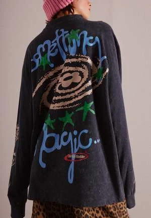 DAMSON MADDERSomething Magic Top - Grey 4 DAMSON MADDERSomething Magic Top - Grey - Image 4