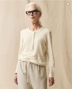 The Great.The Slim Recycled Rib Henley - Snow 8 The Great.The Slim Recycled Rib Henley - Snow -ANINE BING || ULLA JOHNSON || AGOLDE Shop The Great The Slim Recycled Rib Henley Snow 20231003211401 1