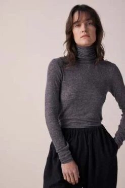 AmenteWool Blend Lightweight Knit Turtleneck