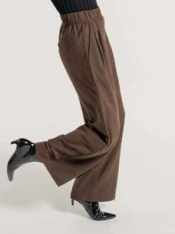 LAUDE THE LABELHepburn Trousers - Basalt Brown -ANINE BING || ULLA JOHNSON || AGOLDE Shop hepburn trousers 20231026011800 1